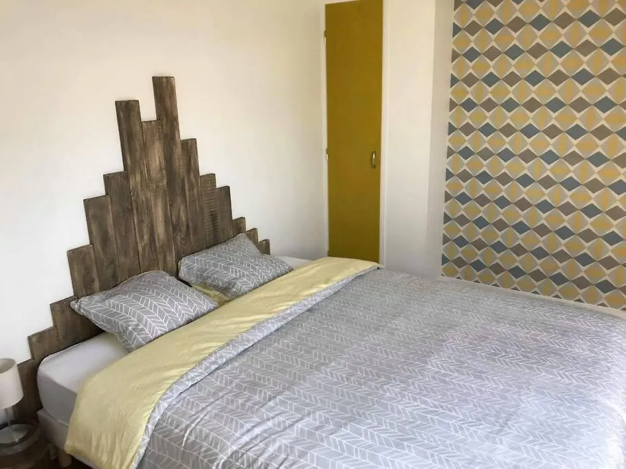 Maison De Vacances A Proximite Des Plages. Cléder 0*,  Francia